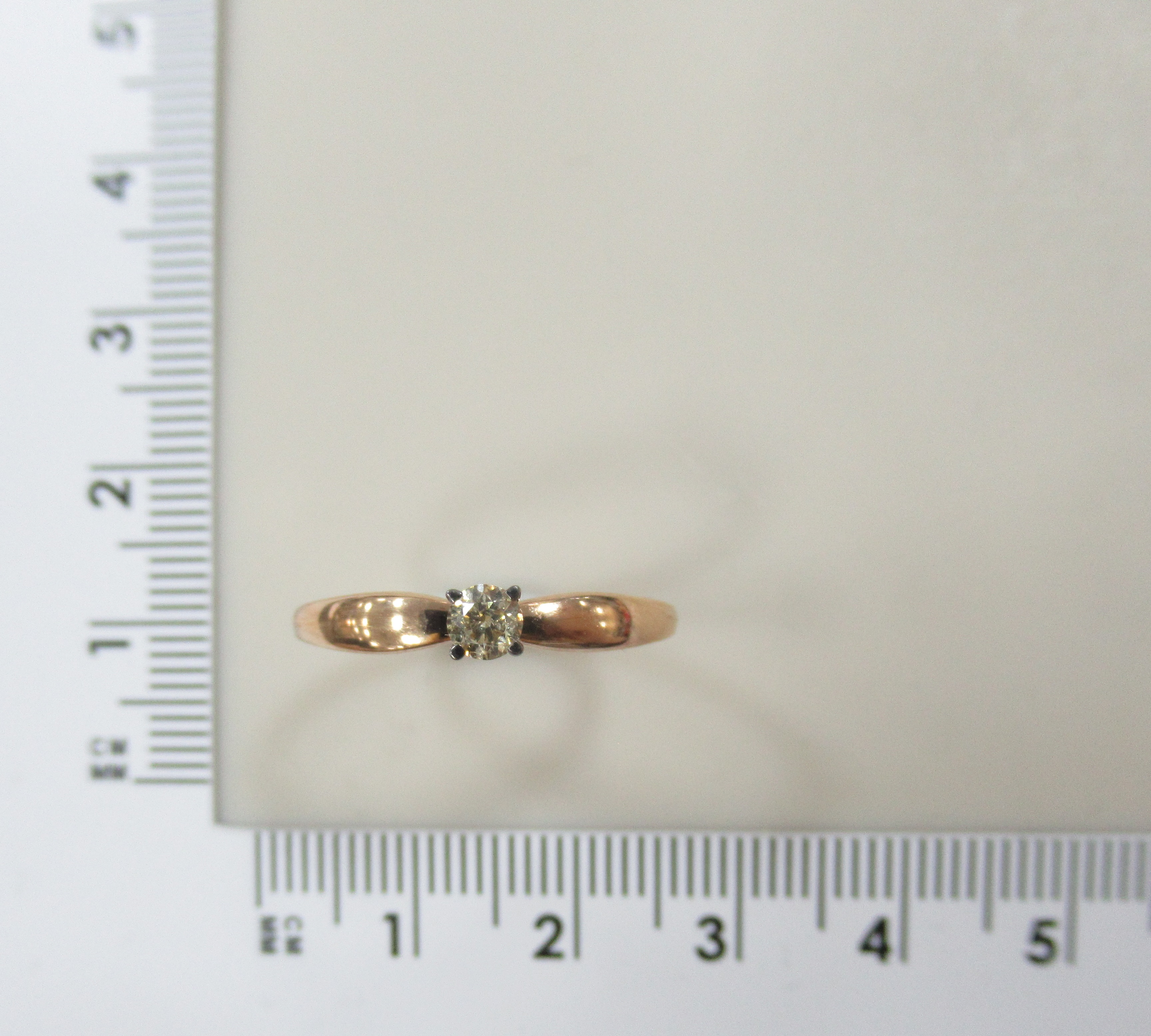 Серебряное кольцо с коньячным бриллиантом